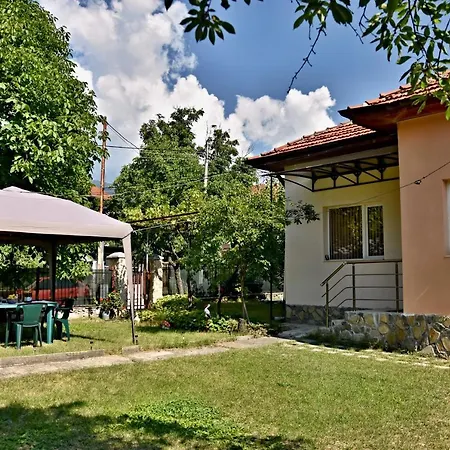 Къща За Гости Свесто Ferienhaus